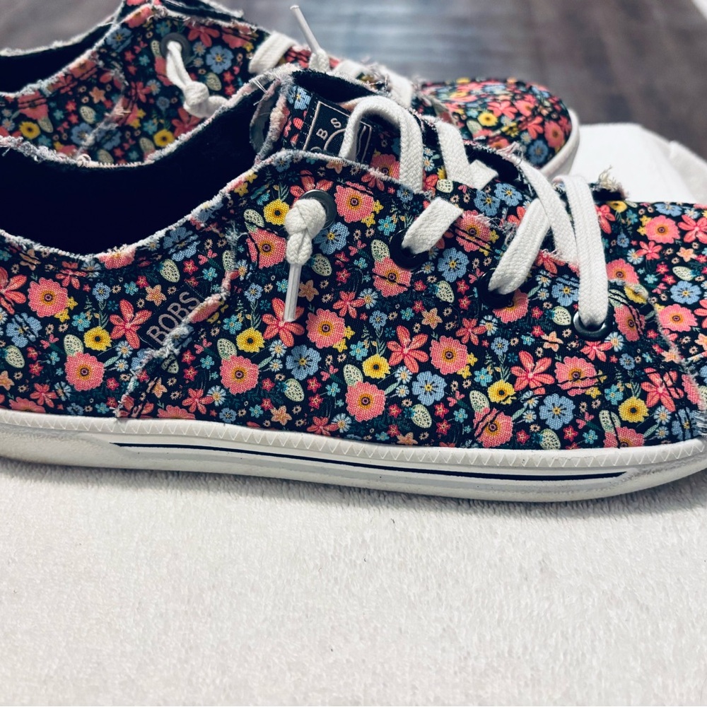 Almost Brand New Floral BOBS / SKETCHERS slip In Sneakers - Size 10 - Box 1A - Picture 3 of 6